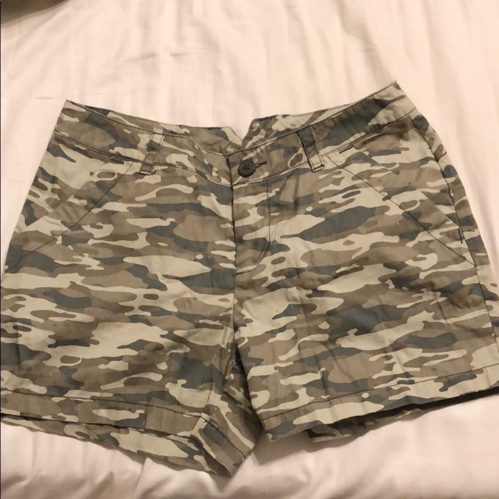 Columbia Camo Shorts Sz 8